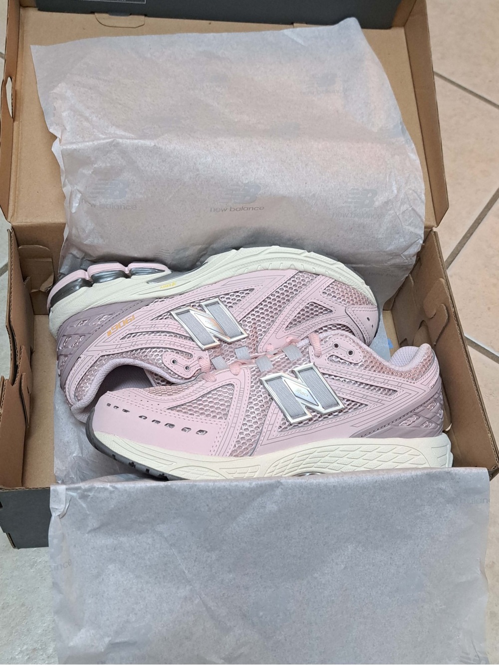 New Balance 1906R sneakers -  'Rose Sugar' - Big Kids sz 5.5Y / Wmns 7.0 - Picture 12 of 12